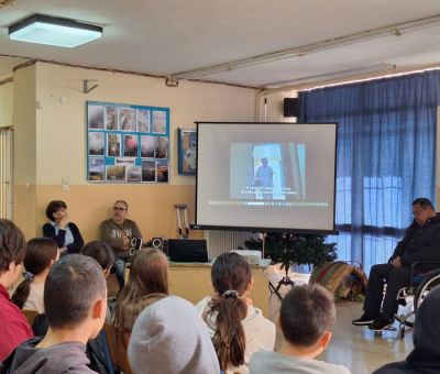 ΕΠΙΣΚΕΨΗ "ΙΠΠΟΚΑΜΠΟΥ" ΣΤΟ ΓΥΜΝΑΣΙΟ ΑΓΡΙΑΣ ΜΕ ΑΦΟΡΜΗ ΤΗΝ 3η ΔΕΚΕΜΒΡΗ, ΠΑΓΚΟΣΜΙΑ ΚΑΙ ΕΘΝΙΚΗ ΗΜΕΡΑ ΤΩΝ Α.με.Α